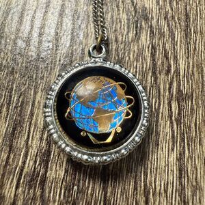Vintage New York Worlds Fair Charm Necklace